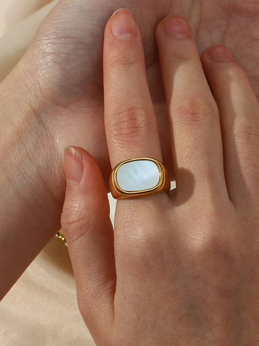 Lana Chunky Parelmoer Ring Goud